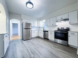 1220 Williamson St in Madison, WI - Building Photo