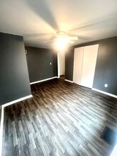 723 W Main St, Unit 1 in Decatur, IL - Foto de edificio - Building Photo