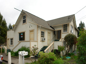 15999 River Rd in Guerneville, CA - Building Photo