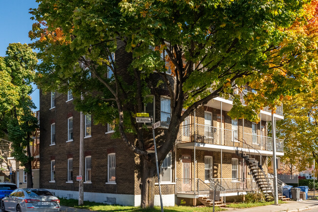 896 4E Av in Québec, QC - Building Photo - Building Photo