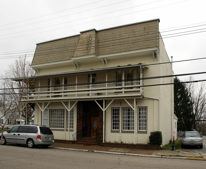 402 Sand St in Ravenswood, WV - Building Photo