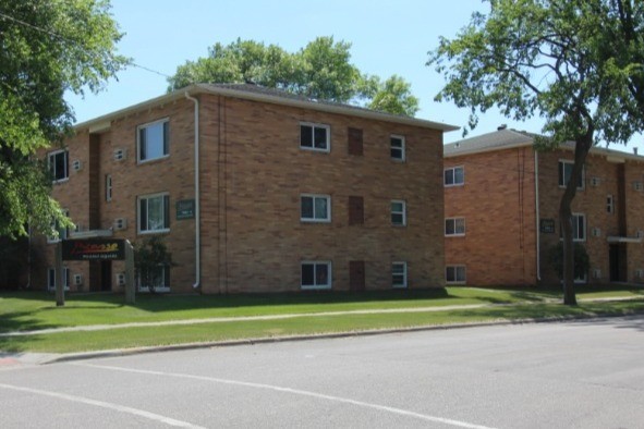 Picasso Square II in Moorhead, MN - Building Photo