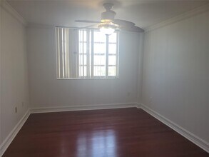 2841 NE 163rd St in North Miami Beach, FL - Building Photo - Building Photo
