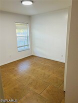 3280 2nd Ave SE in Naples, FL - Building Photo