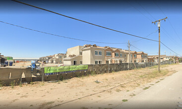 Walnut Terrace in Greenfield, CA - Foto de edificio - Building Photo