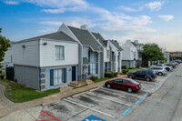 Rock Springs Apartments in Houston, TX - Foto de edificio - Building Photo