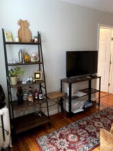 208 Hanover St, Unit 3 in Boston, MA - Building Photo - Building Photo