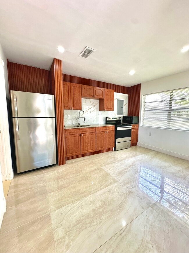 11402 NW 22nd Ave, Unit Apartment #2