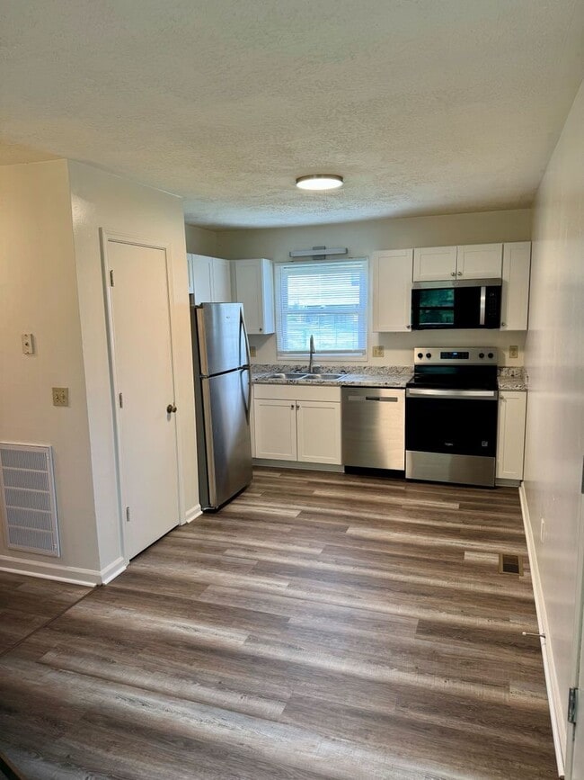 1495 Sandy Cir in Blacksburg, VA - Building Photo - Building Photo