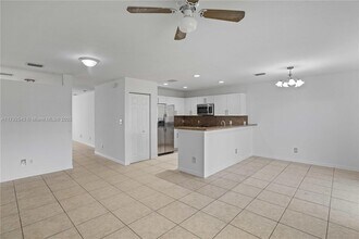 330 SW 2nd Ave in Hallandale Beach, FL - Foto de edificio - Building Photo