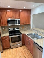 851 NE 209th Terrace in Miami, FL - Building Photo