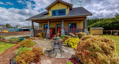 3655 Spear Ave in Arcata, CA - Building Photo - Building Photo