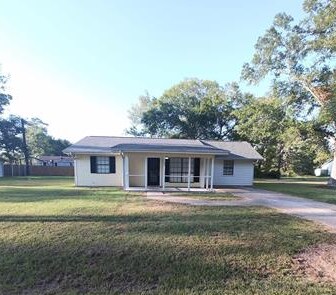 105 Lumberton Dr in Lumberton, TX - Building Photo