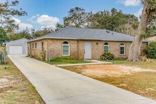 5779 Wickford Ln in Pensacola, FL - Building Photo