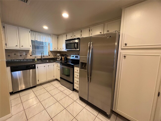 property at 3150 W Rolling Hills Cir
