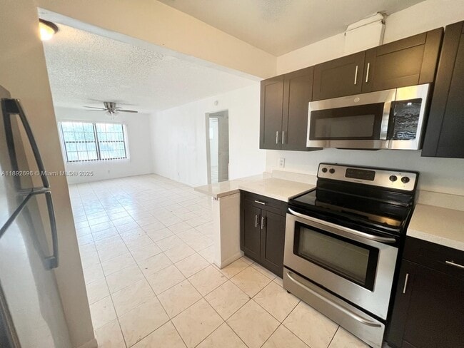 2355 Linton Ridge Cir in Delray Beach, FL - Building Photo - Building Photo