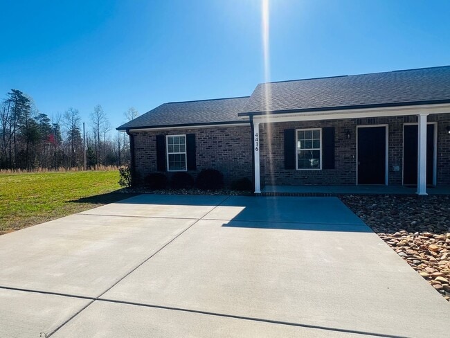 4427 Dillbrook Ln in Denver, NC - Foto de edificio - Building Photo