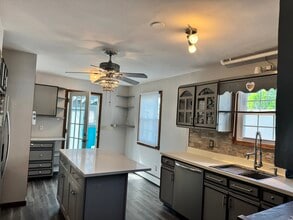 83 Frash St in Stratford, CT - Building Photo - Building Photo