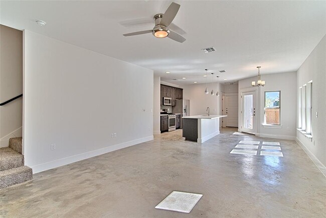 8103 West Gate Blvd in Austin, TX - Building Photo - Building Photo