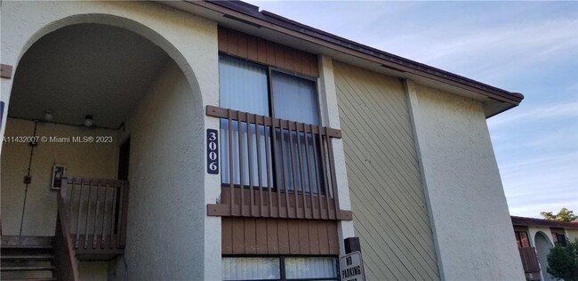 7220 Lake Cir Dr in Margate, FL - Foto de edificio - Building Photo