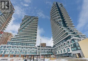 30 Inn On The Pk Dr in Toronto, ON - Building Photo