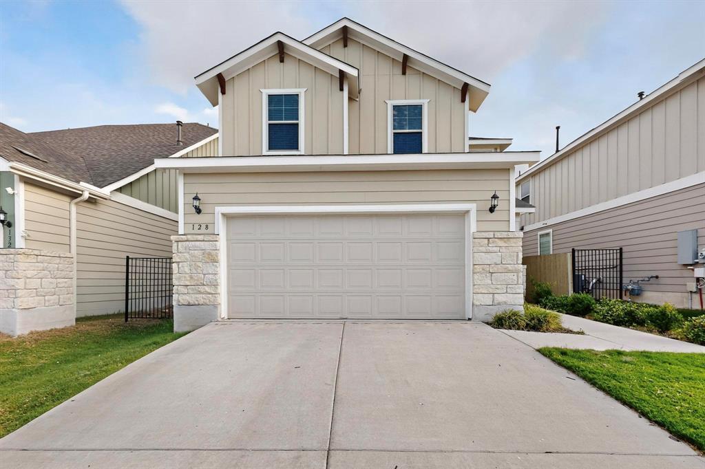128 Banyon Dr in Liberty Hill, TX - Building Photo
