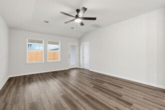 825 Sun Grv Trl in Andice, TX - Building Photo - Building Photo