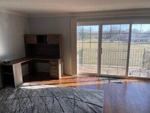 500 Fox Hills Dr N, Unit Apt 1 in Bloomfield Township, MI - Foto de edificio - Building Photo