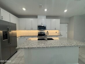 775 E Furness Dr in Gilbert, AZ - Foto de edificio - Building Photo