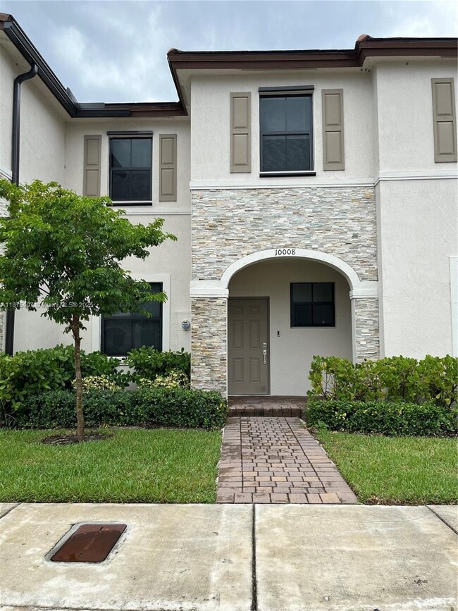 10008 SW 228th Terrace in Cutler Bay, FL - Building Photo - Building Photo