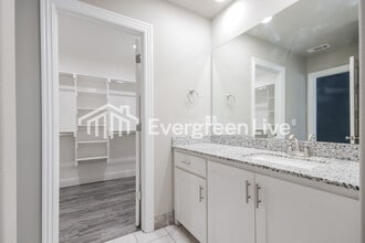 600 E Osage Trce in Rogers, AR - Building Photo - Building Photo