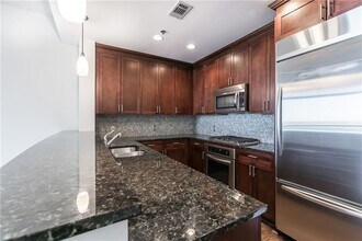 270 17th St NW in Atlanta, GA - Building Photo - Building Photo