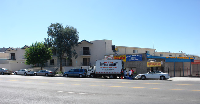 7762 Foothill Blvd in Tujunga, CA - Building Photo - Building Photo