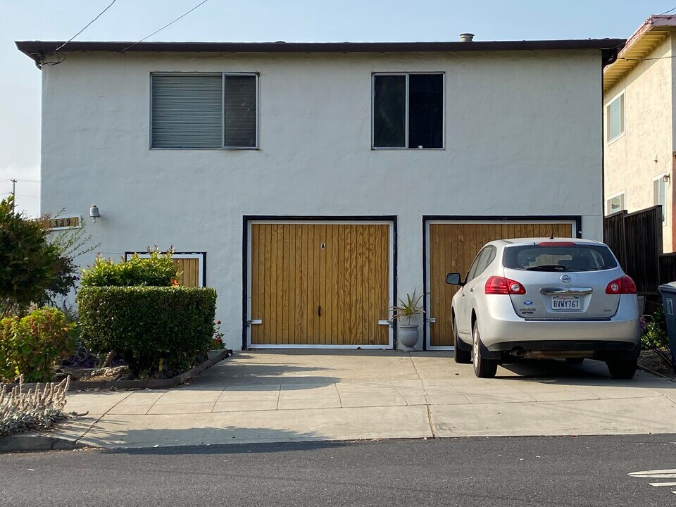 1329 Rose St, Unit B in Berkeley, CA - Building Photo