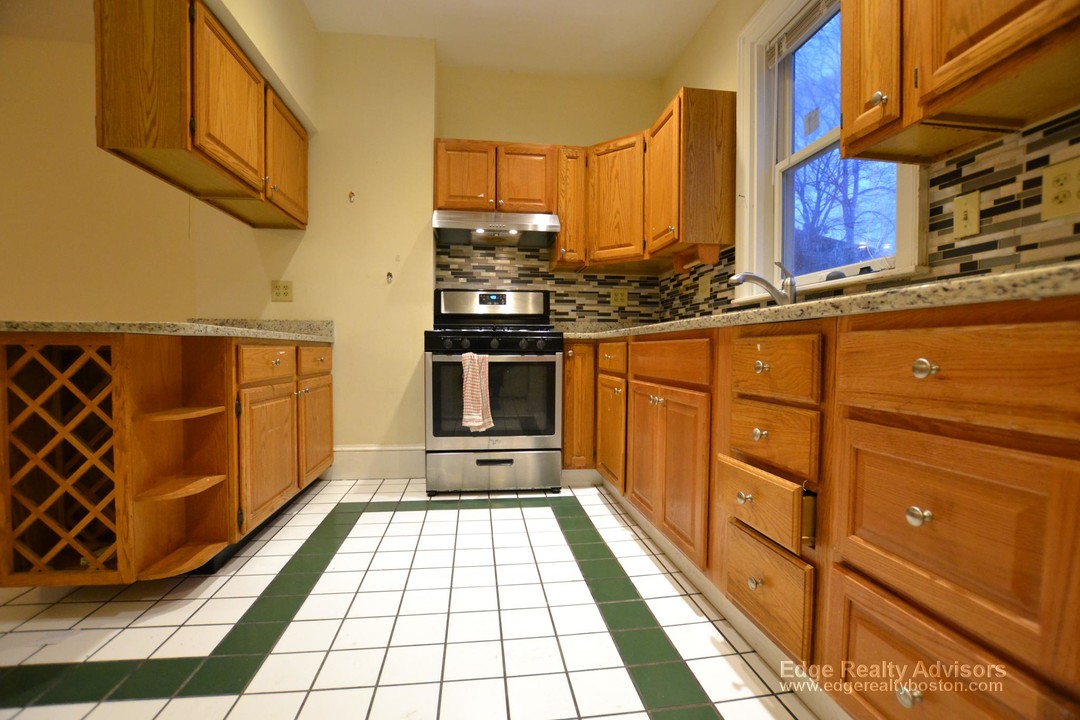 10 Woodmont St, Unit 2 in Boston, MA - Building Photo