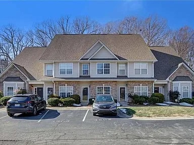 3804 Wayfarer Dr in Greensboro, NC - Building Photo - Building Photo