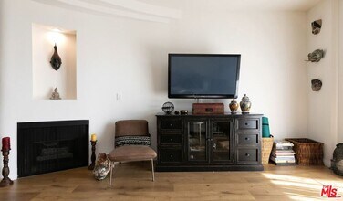 12603 Moorpark St in Los Angeles, CA - Building Photo - Building Photo