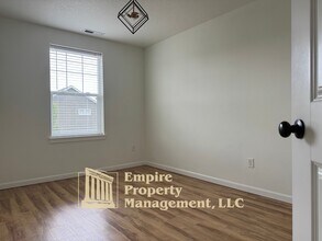1896 Heath Dr in Eugene, OR - Building Photo - Building Photo