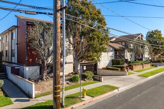 15000 Halldale Ave in Gardena, CA - Building Photo - Building Photo