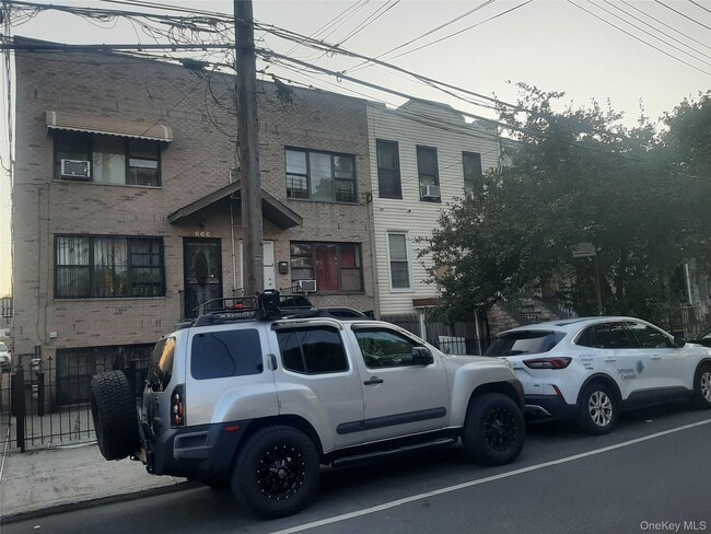 666 Schenck Ave in Brooklyn, NY - Building Photo - Building Photo