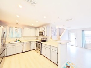 17539 Rock Port Rd in Laredo, TX - Building Photo - Building Photo