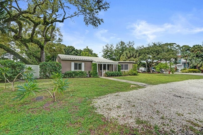 1101 SW 8th Ter in Fort Lauderdale, FL - Foto de edificio - Building Photo