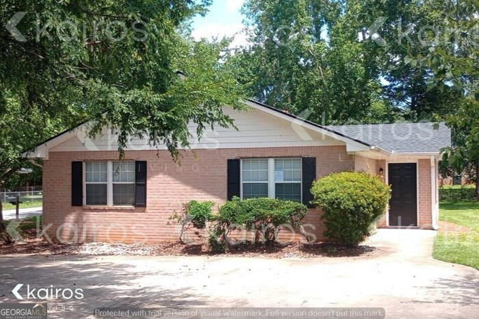 305 Deer Park Dr in Athens, GA - Foto de edificio