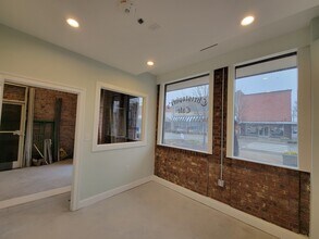 217 N Queen St-Unit -A in Kinston, NC - Building Photo - Building Photo