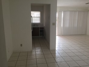 1804 N 17th Ave, Unit 206 in Hollywood, FL - Foto de edificio - Building Photo