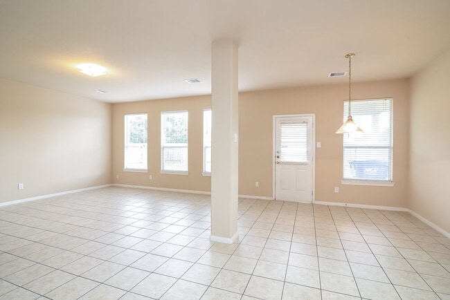 6831 Silver Shores Ln in Katy, TX - Building Photo - Building Photo