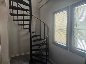 3526 Locust St, Unit 2 in Kansas City, MO - Building Photo - Building Photo