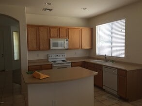 8353 W Carol Ave in Peoria, AZ - Building Photo - Building Photo