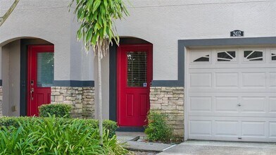 2412 Middleton Grove Dr in Brandon, FL - Building Photo - Building Photo
