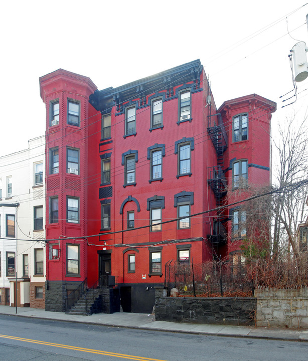 58-60 Hudson St in Yonkers, NY - Building Photo